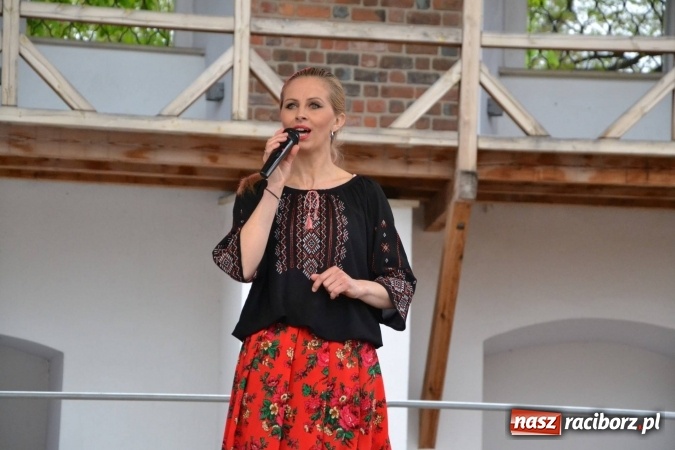 Zdjęcie w galerii na portalu naszraciborz.pl: IV Zamkowy Jarmark kwiatów, żywności ekologicznej i rękodzieła za nami wiadomości z regionu