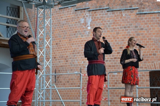 Zdjęcie w galerii na portalu naszraciborz.pl: IV Zamkowy Jarmark kwiatów, żywności ekologicznej i rękodzieła za nami wiadomości z regionu