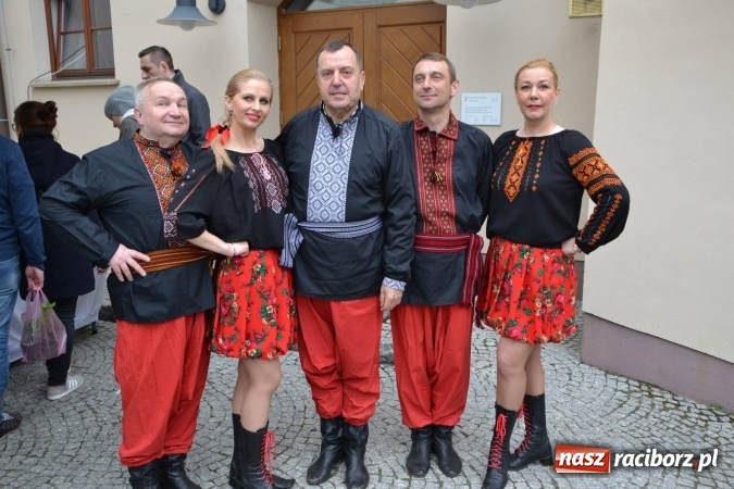 Zdjęcie w galerii na portalu naszraciborz.pl: IV Zamkowy Jarmark kwiatów, żywności ekologicznej i rękodzieła za nami wiadomości z regionu