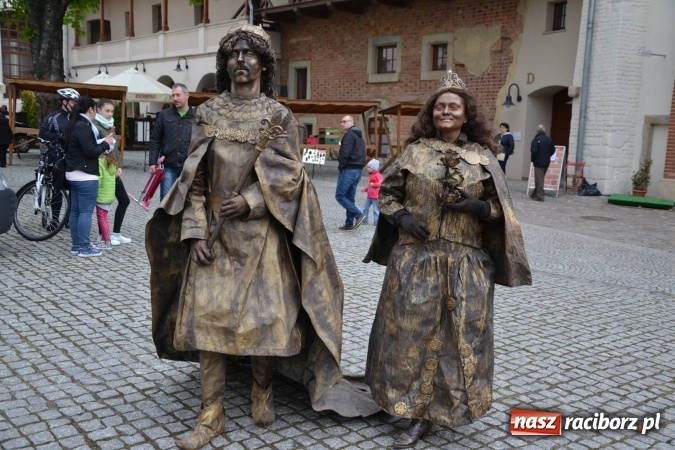 Zdjęcie w galerii na portalu naszraciborz.pl: IV Zamkowy Jarmark kwiatów, żywności ekologicznej i rękodzieła za nami wiadomości z regionu