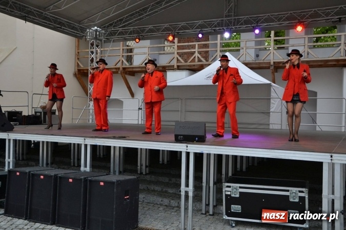 Zdjęcie w galerii na portalu naszraciborz.pl: IV Zamkowy Jarmark kwiatów, żywności ekologicznej i rękodzieła za nami wiadomości z regionu