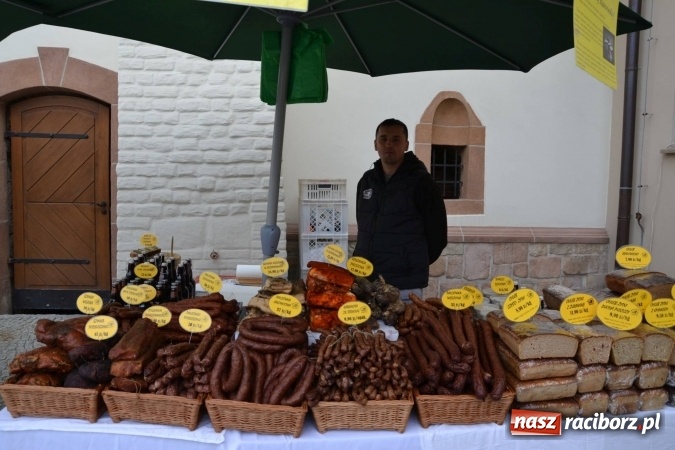 Zdjęcie w galerii na portalu naszraciborz.pl: IV Zamkowy Jarmark kwiatów, żywności ekologicznej i rękodzieła za nami wiadomości z regionu