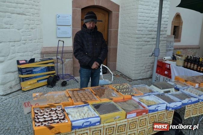 Zdjęcie w galerii na portalu naszraciborz.pl: IV Zamkowy Jarmark kwiatów, żywności ekologicznej i rękodzieła za nami wiadomości z regionu