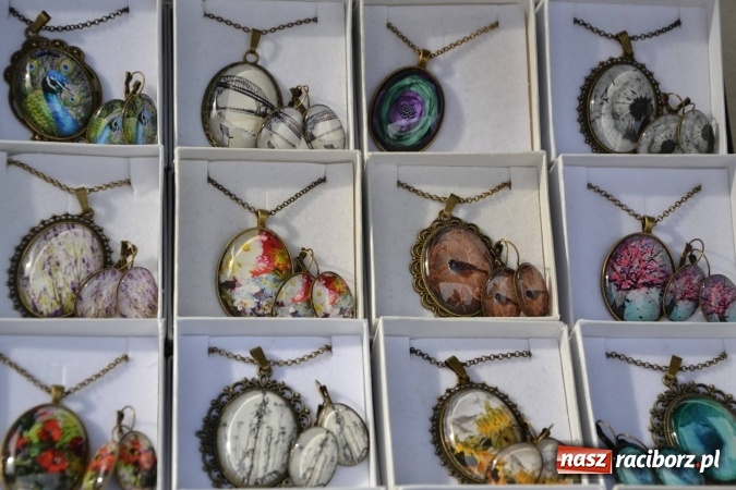 Zdjęcie w galerii na portalu naszraciborz.pl: IV Zamkowy Jarmark kwiatów, żywności ekologicznej i rękodzieła za nami wiadomości z regionu