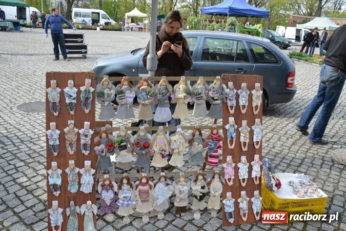 Zdjęcie w galerii na portalu naszraciborz.pl: IV Zamkowy Jarmark kwiatów, żywności ekologicznej i rękodzieła za nami wiadomości z regionu