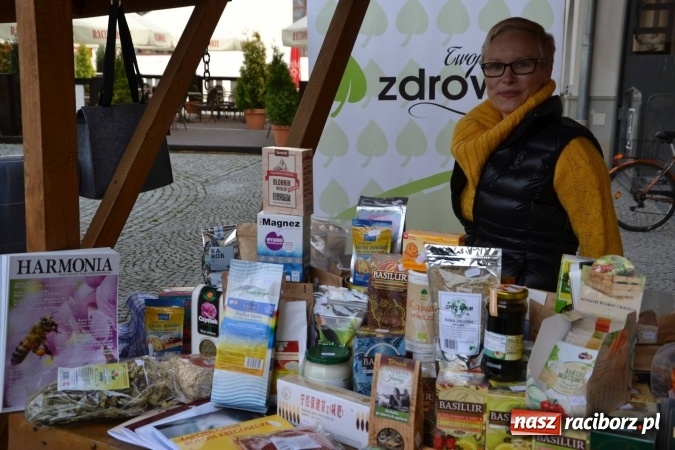 Zdjęcie w galerii na portalu naszraciborz.pl: IV Zamkowy Jarmark kwiatów, żywności ekologicznej i rękodzieła za nami wiadomości z regionu