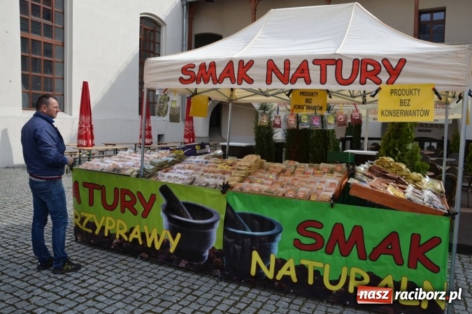 Zdjęcie w galerii na portalu naszraciborz.pl: IV Zamkowy Jarmark kwiatów, żywności ekologicznej i rękodzieła za nami wiadomości z regionu