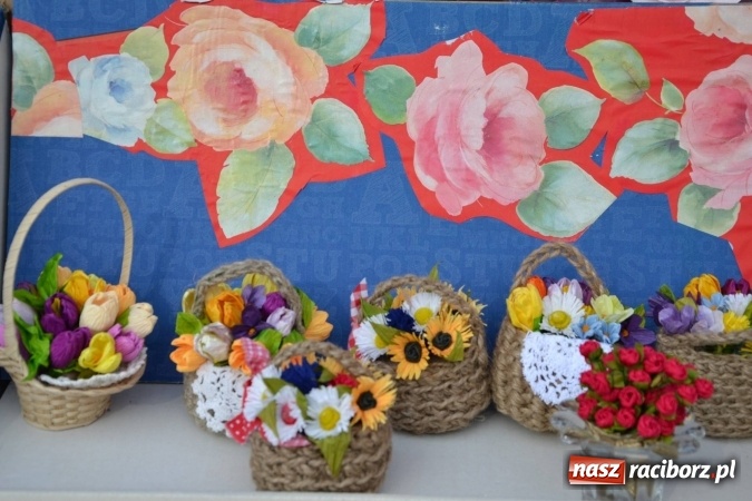 Zdjęcie w galerii na portalu naszraciborz.pl: IV Zamkowy Jarmark kwiatów, żywności ekologicznej i rękodzieła za nami wiadomości z regionu