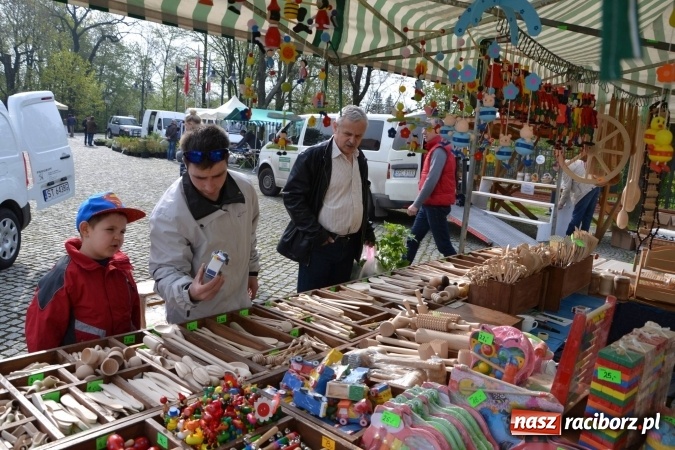 Zdjęcie w galerii na portalu naszraciborz.pl: IV Zamkowy Jarmark kwiatów, żywności ekologicznej i rękodzieła za nami wiadomości z regionu