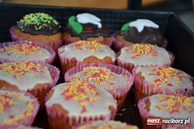 Zdjęcie w galerii na portalu naszraciborz.pl: IV Zamkowy Jarmark kwiatów, żywności ekologicznej i rękodzieła za nami wiadomości z regionu