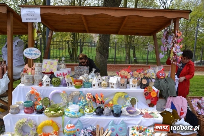 Zdjęcie w galerii na portalu naszraciborz.pl: IV Zamkowy Jarmark kwiatów, żywności ekologicznej i rękodzieła za nami wiadomości z regionu