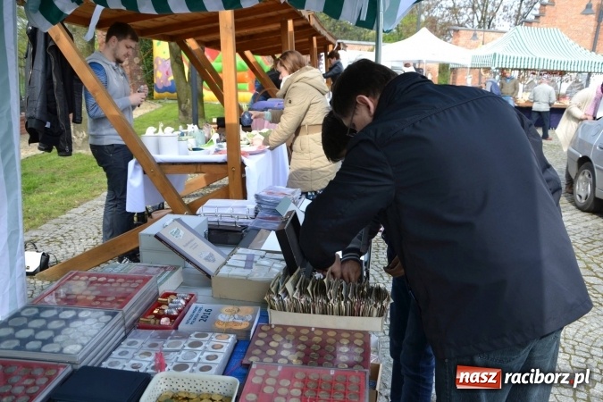 Zdjęcie w galerii na portalu naszraciborz.pl: IV Zamkowy Jarmark kwiatów, żywności ekologicznej i rękodzieła za nami wiadomości z regionu