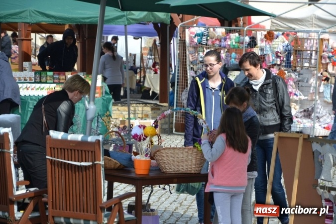Zdjęcie w galerii na portalu naszraciborz.pl: IV Zamkowy Jarmark kwiatów, żywności ekologicznej i rękodzieła za nami wiadomości z regionu