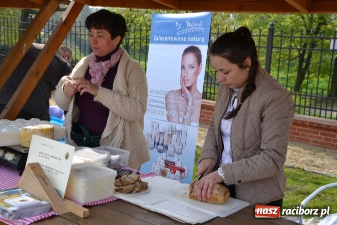 Zdjęcie w galerii na portalu naszraciborz.pl: IV Zamkowy Jarmark kwiatów, żywności ekologicznej i rękodzieła za nami wiadomości z regionu