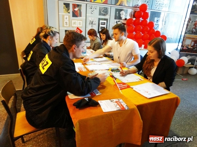 Zdjęcie w galerii na portalu naszraciborz.pl: Kolejni potencjalni Dawcy dołączyli do rejestru fundacji DKMS Polska. 105 os&oacute;b odpowiedziało na apel student&oacute;w wiadomości z regionu