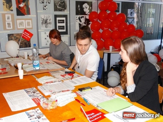 Zdjęcie w galerii na portalu naszraciborz.pl: Kolejni potencjalni Dawcy dołączyli do rejestru fundacji DKMS Polska. 105 os&oacute;b odpowiedziało na apel student&oacute;w wiadomości z regionu
