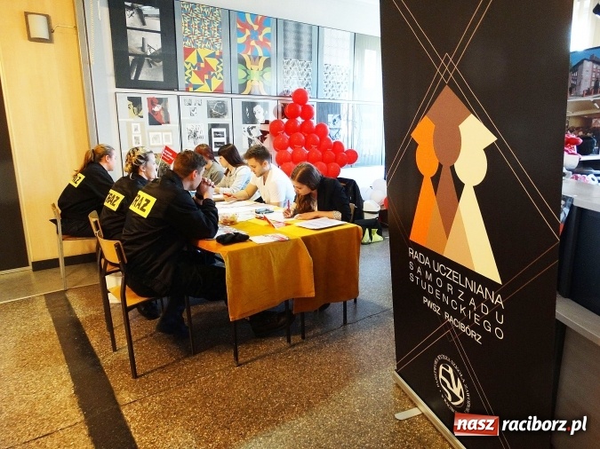 Zdjęcie w galerii na portalu naszraciborz.pl: Kolejni potencjalni Dawcy dołączyli do rejestru fundacji DKMS Polska. 105 os&oacute;b odpowiedziało na apel student&oacute;w wiadomości z regionu