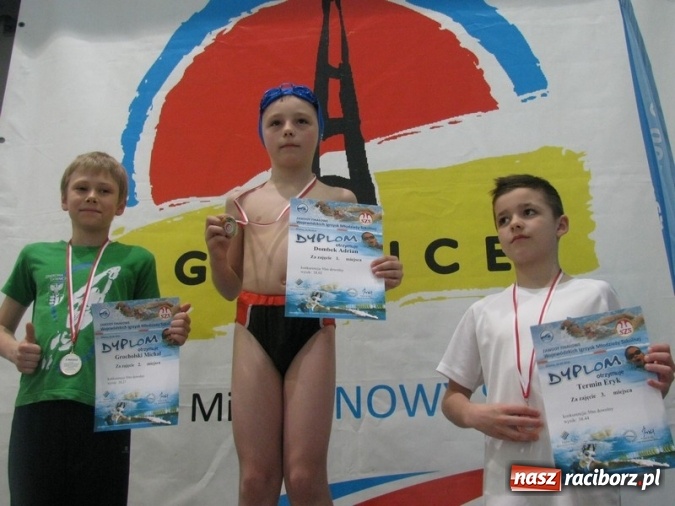 Zdjęcie w galerii na portalu naszraciborz.pl: Pływanie. Zwycięska passa 15-tki trwa wiadomości z regionu