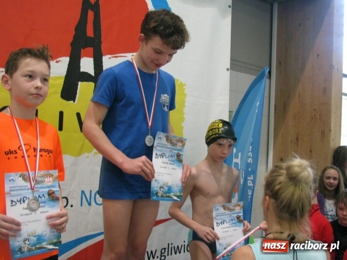 Zdjęcie w galerii na portalu naszraciborz.pl: Pływanie. Zwycięska passa 15-tki trwa wiadomości z regionu