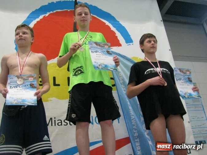 Zdjęcie w galerii na portalu naszraciborz.pl: Pływanie. Zwycięska passa 15-tki trwa wiadomości z regionu