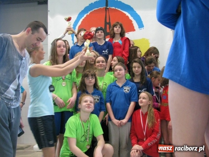 Zdjęcie w galerii na portalu naszraciborz.pl: Pływanie. Zwycięska passa 15-tki trwa wiadomości z regionu
