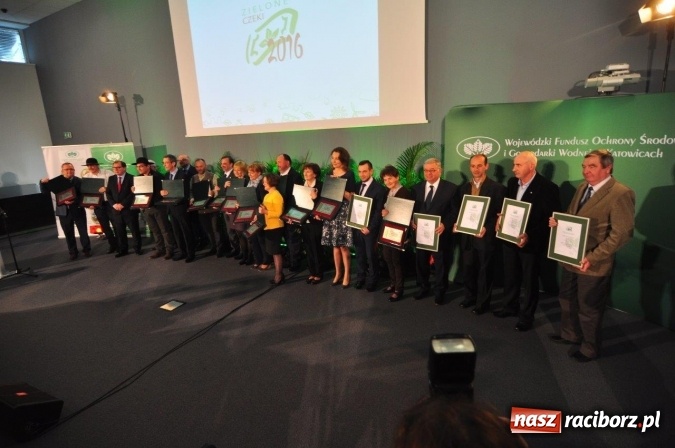 Zdjęcie w galerii na portalu naszraciborz.pl: Zielone Czeki - nagroda dla Tomasza Pietrzykowskiego, uznanie dla Agromaxu wiadomości z regionu