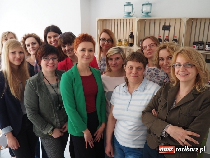 Zdjęcie w galerii na portalu naszraciborz.pl: Ubierz się w kolor - wywiad ze stylistką Aleksandrą Frątczak wiadomości z regionu