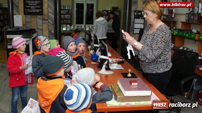 Zdjęcie w galerii na portalu naszraciborz.pl: Nocne odwiedziny przedszkolaków w bibliotece  wiadomości z regionu