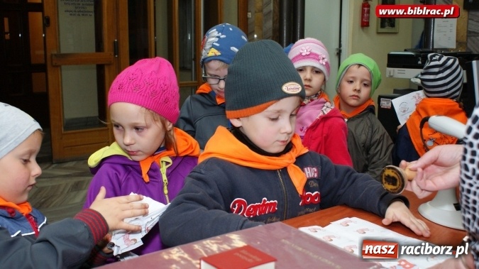 Zdjęcie w galerii na portalu naszraciborz.pl: Nocne odwiedziny przedszkolaków w bibliotece  wiadomości z regionu