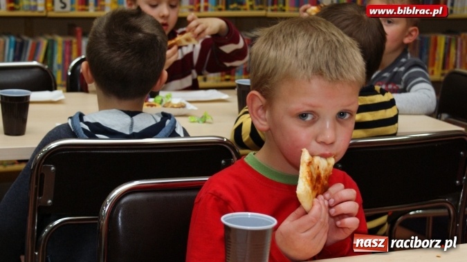 Zdjęcie w galerii na portalu naszraciborz.pl: Nocne odwiedziny przedszkolaków w bibliotece  wiadomości z regionu