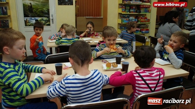 Zdjęcie w galerii na portalu naszraciborz.pl: Nocne odwiedziny przedszkolaków w bibliotece  wiadomości z regionu