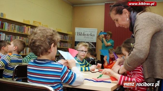 Zdjęcie w galerii na portalu naszraciborz.pl: Nocne odwiedziny przedszkolaków w bibliotece  wiadomości z regionu