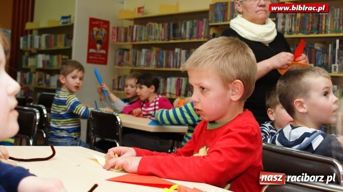 Zdjęcie w galerii na portalu naszraciborz.pl: Nocne odwiedziny przedszkolaków w bibliotece  wiadomości z regionu