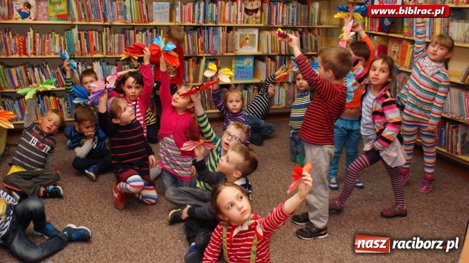 Zdjęcie w galerii na portalu naszraciborz.pl: Nocne odwiedziny przedszkolaków w bibliotece  wiadomości z regionu