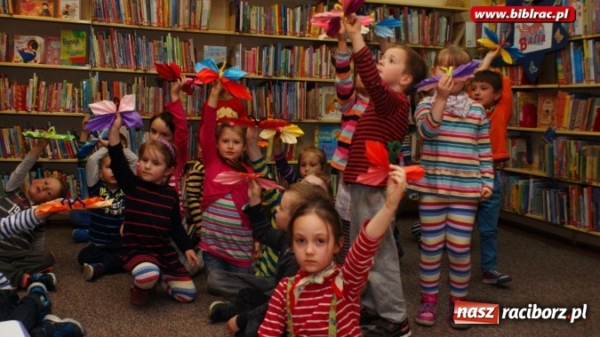 Zdjęcie w galerii na portalu naszraciborz.pl: Nocne odwiedziny przedszkolaków w bibliotece  wiadomości z regionu