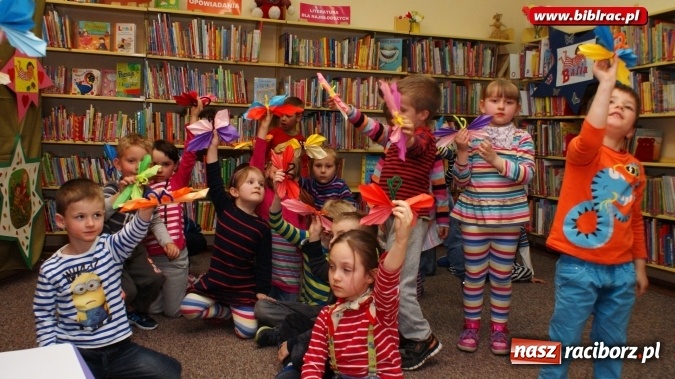 Zdjęcie w galerii na portalu naszraciborz.pl: Nocne odwiedziny przedszkolaków w bibliotece  wiadomości z regionu