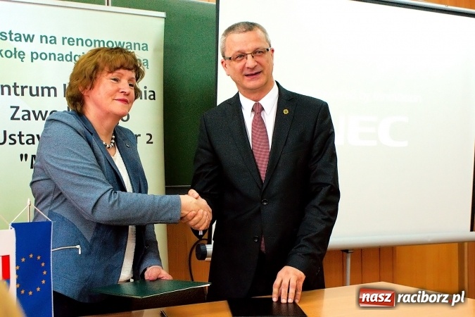 Zdjęcie w galerii na portalu naszraciborz.pl: Od dzisiaj Mechanik wsp&oacute;łpracuje z Wydziałem Elektrotechniki, Automatyki i Informatyki Politechniki Opolskiej wiadomości z regionu