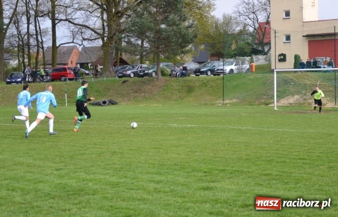 Zdjęcie w galerii na portalu naszraciborz.pl: Zwycięski marsz Pawłowa zatrzymany w Jankowicach!  wiadomości z regionu