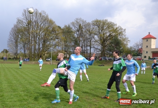 Zdjęcie w galerii na portalu naszraciborz.pl: Zwycięski marsz Pawłowa zatrzymany w Jankowicach!  wiadomości z regionu