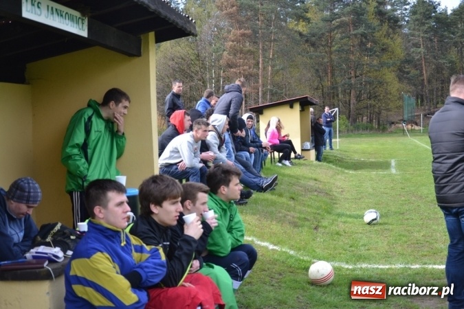 Zdjęcie w galerii na portalu naszraciborz.pl: Zwycięski marsz Pawłowa zatrzymany w Jankowicach!  wiadomości z regionu