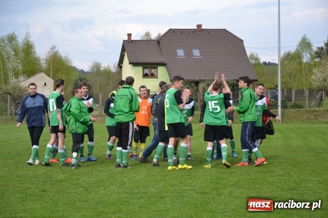 Zdjęcie w galerii na portalu naszraciborz.pl: Zwycięski marsz Pawłowa zatrzymany w Jankowicach!  wiadomości z regionu