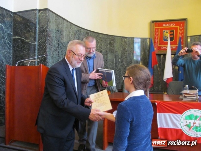 Zdjęcie w galerii na portalu naszraciborz.pl: Poznajemy ojcowiznę - sukces uczni&oacute;w G5 wiadomości z regionu