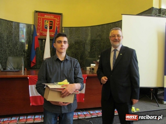 Zdjęcie w galerii na portalu naszraciborz.pl: Poznajemy ojcowiznę - sukces uczni&oacute;w G5 wiadomości z regionu