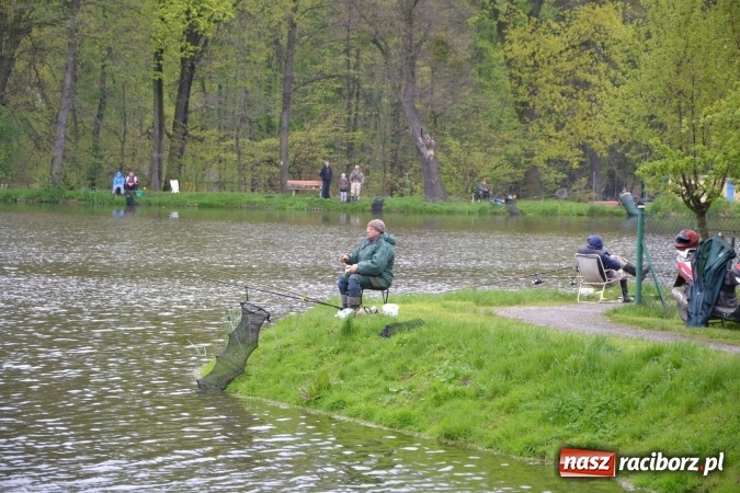 Zdjęcie w galerii na portalu naszraciborz.pl: Na Trzecioku otwarto sezon wędkarski  wiadomości z regionu