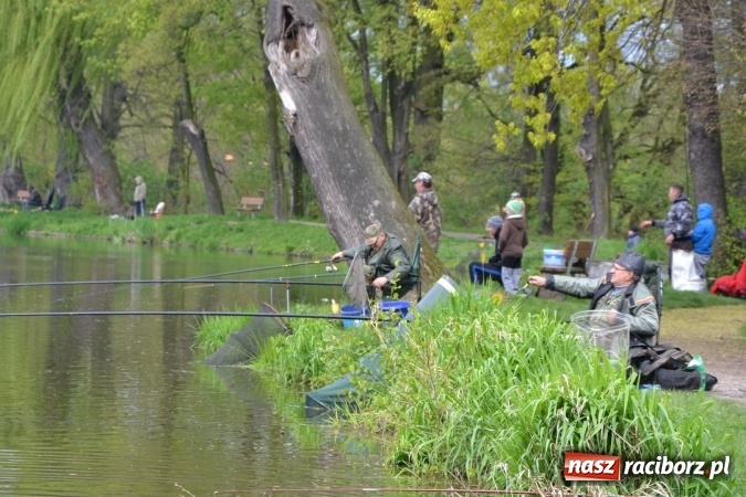 Zdjęcie w galerii na portalu naszraciborz.pl: Na Trzecioku otwarto sezon wędkarski  wiadomości z regionu