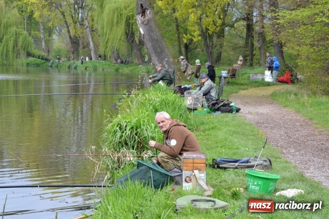 Zdjęcie w galerii na portalu naszraciborz.pl: Na Trzecioku otwarto sezon wędkarski  wiadomości z regionu