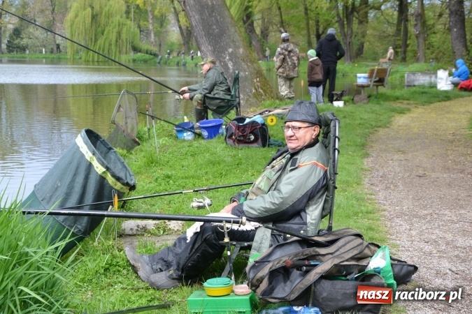 Zdjęcie w galerii na portalu naszraciborz.pl: Na Trzecioku otwarto sezon wędkarski  wiadomości z regionu