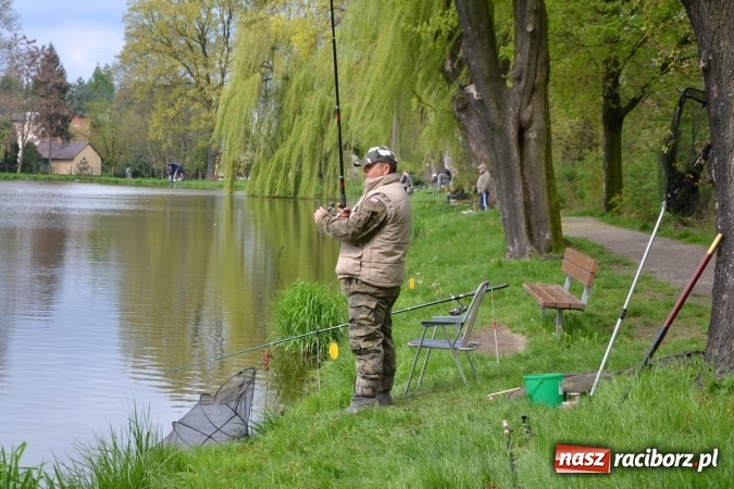 Zdjęcie w galerii na portalu naszraciborz.pl: Na Trzecioku otwarto sezon wędkarski  wiadomości z regionu
