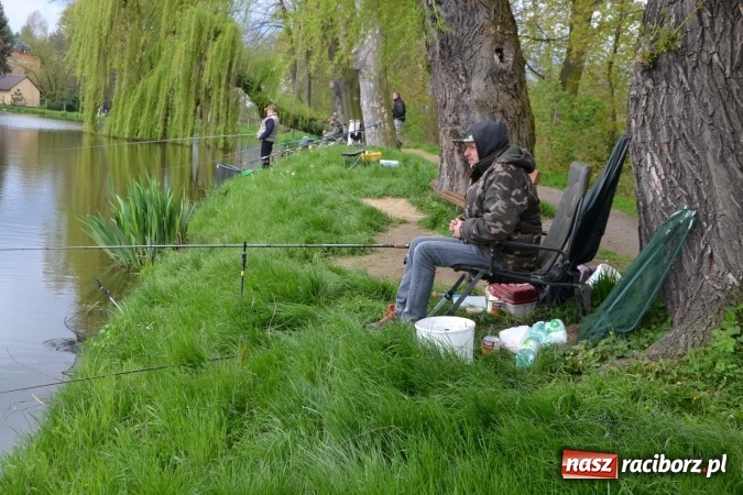 Zdjęcie w galerii na portalu naszraciborz.pl: Na Trzecioku otwarto sezon wędkarski  wiadomości z regionu