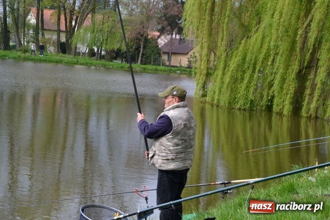 Zdjęcie w galerii na portalu naszraciborz.pl: Na Trzecioku otwarto sezon wędkarski  wiadomości z regionu